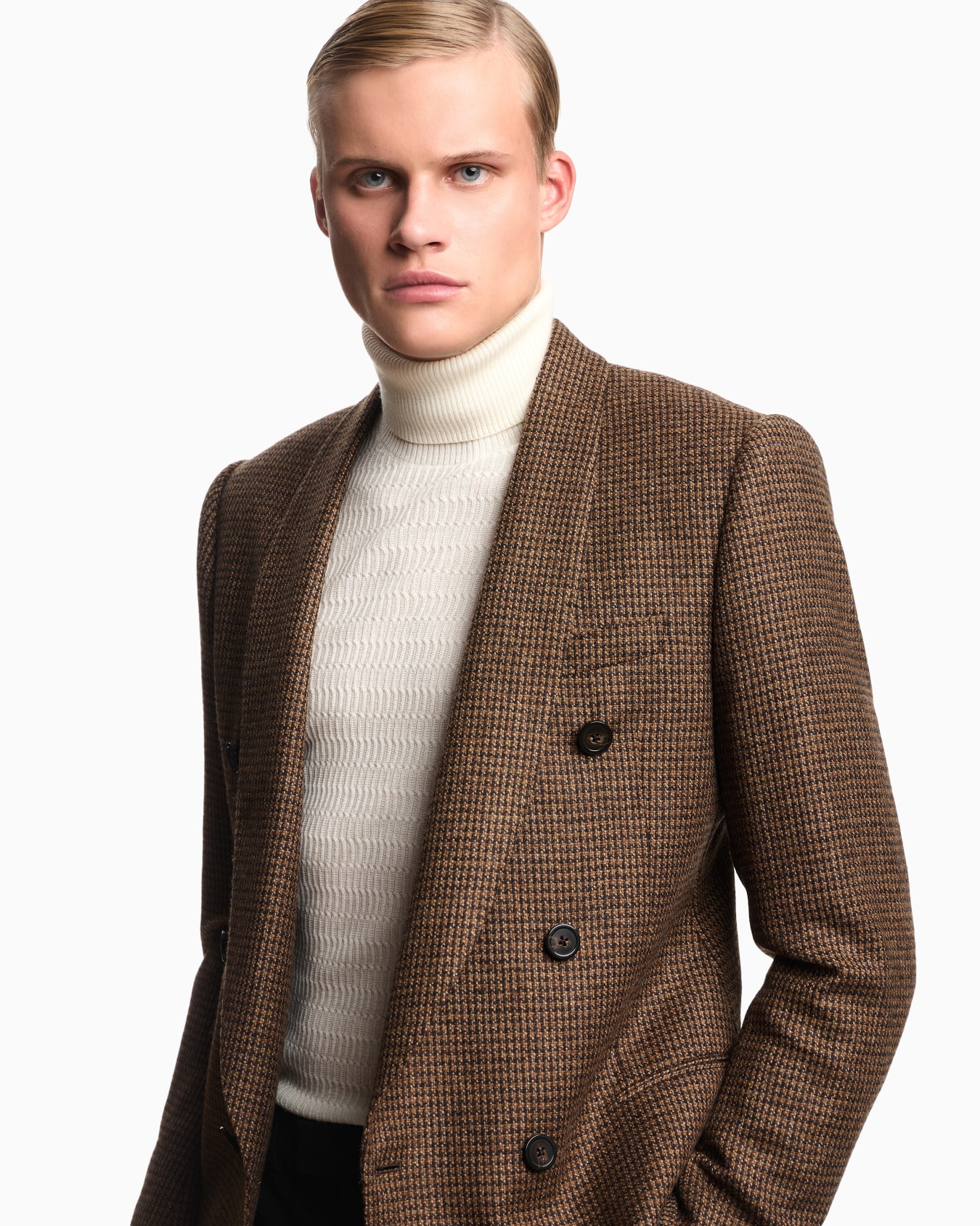 Pull à col roulé en laine vierge point mousse avec torsades Diapositive 4