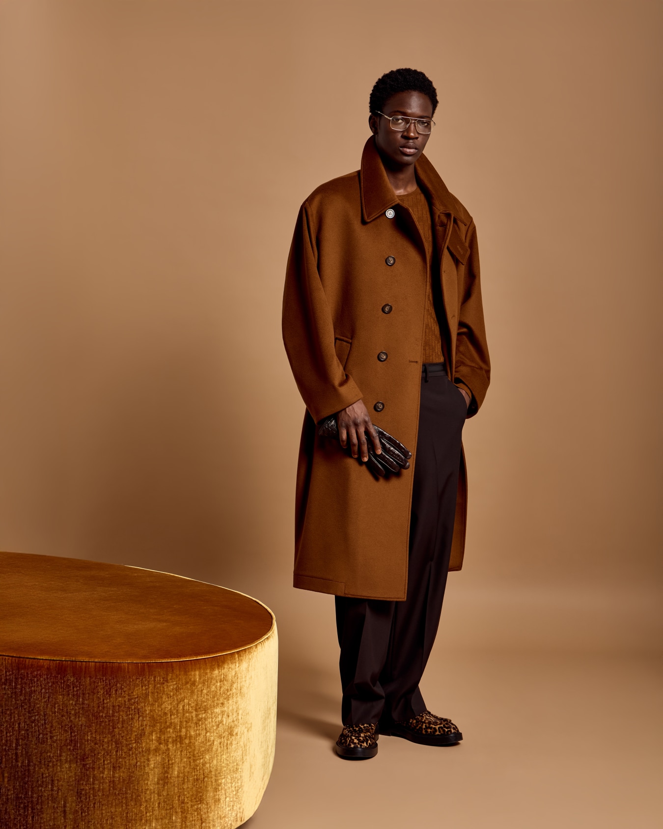 Coat in virgin wool with a zibeline finish Slide 6