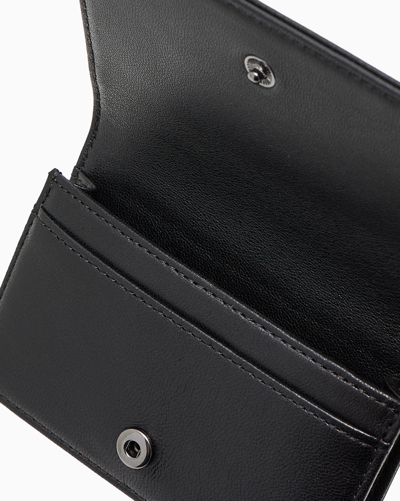 Nappa leather card holder with flap with geometric detail Slide 2