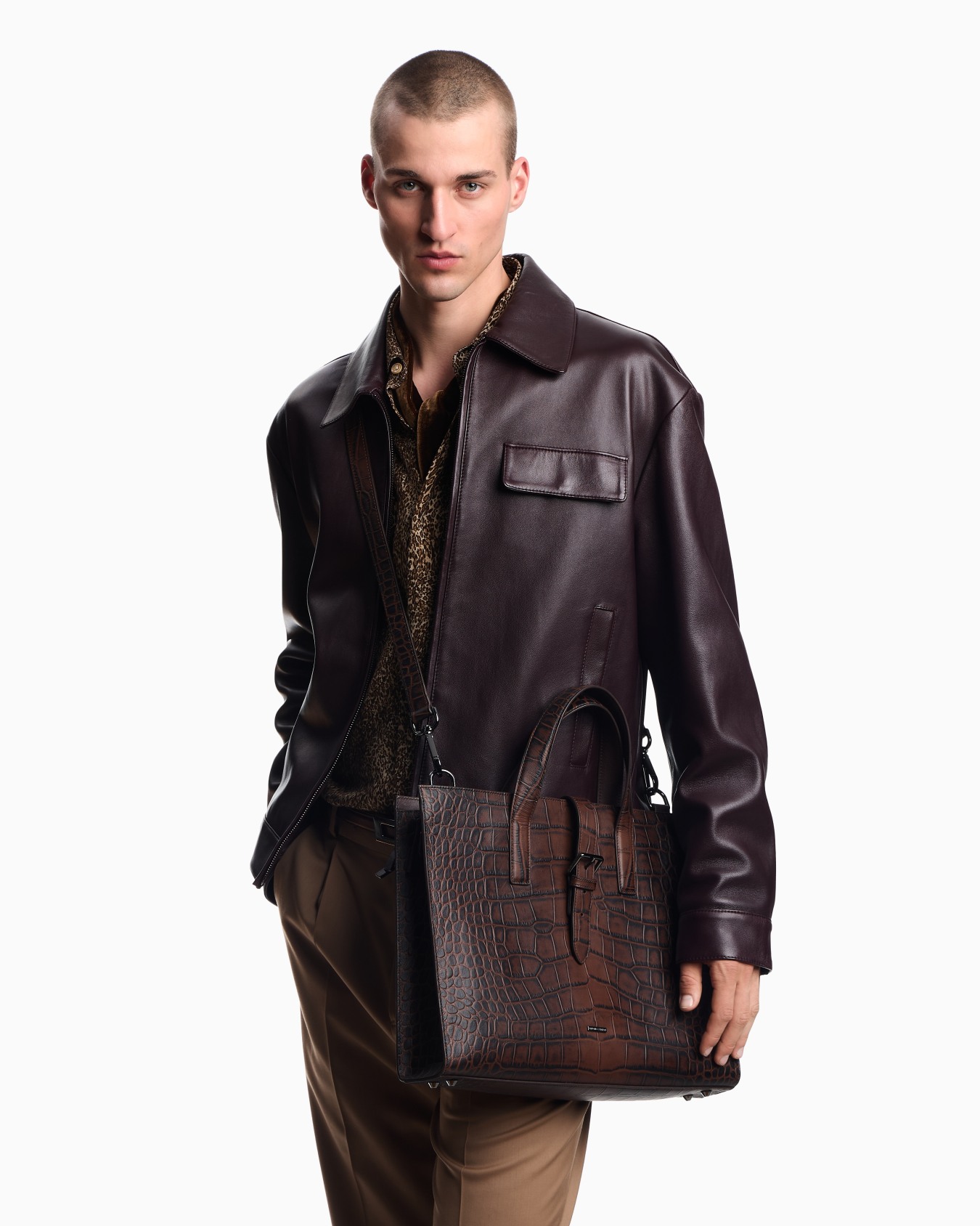 Crocodile-embossed leather briefcase Slide 6