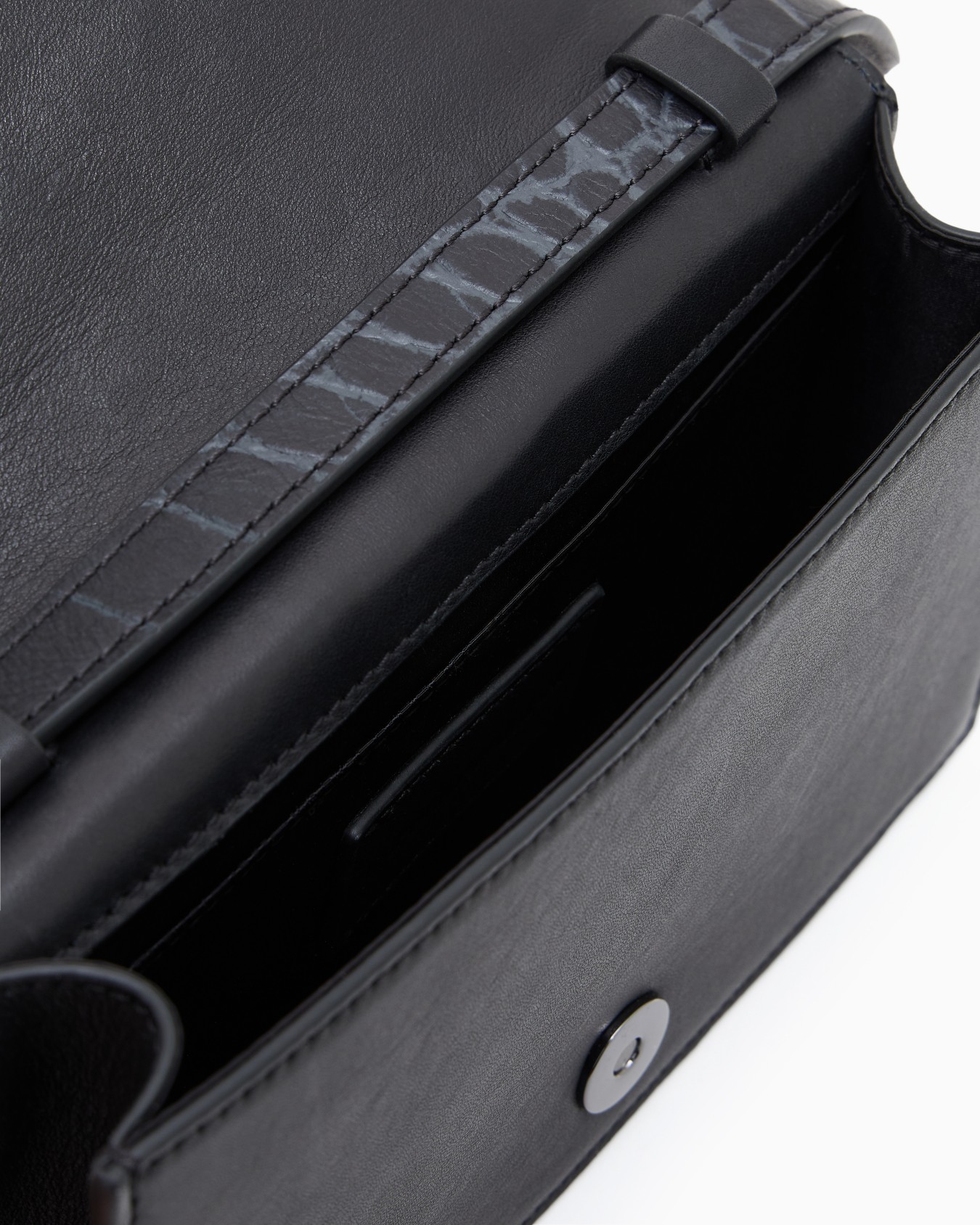 Trousse à accessoires avec bandoulière en cuir imprimé crocodile Diapositive 3