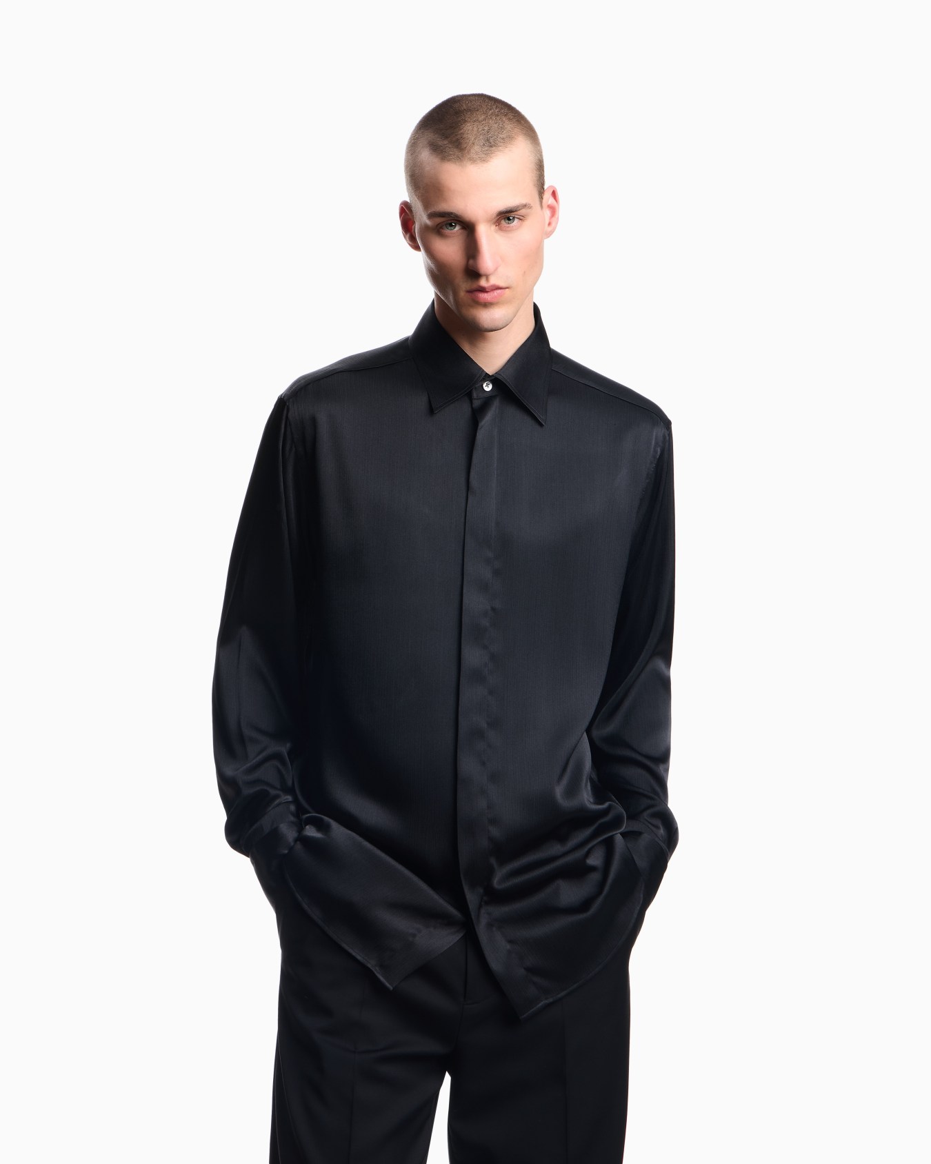 Chemise en tissu plissé uni Diapositive 3