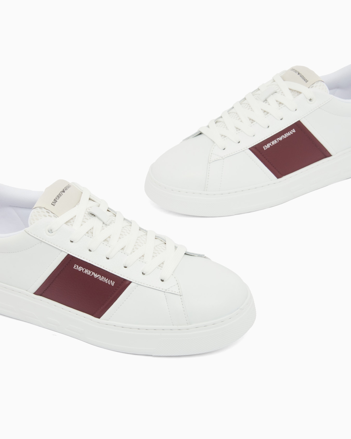 Leather sneakers with contrasting stripe Slide 4