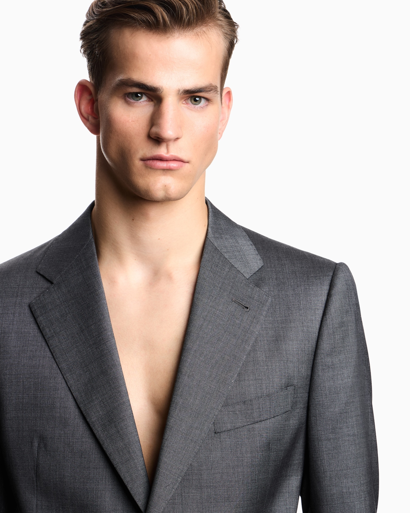 Single-breasted suit with micro jacquard made of a wool and silk blend Slide 3