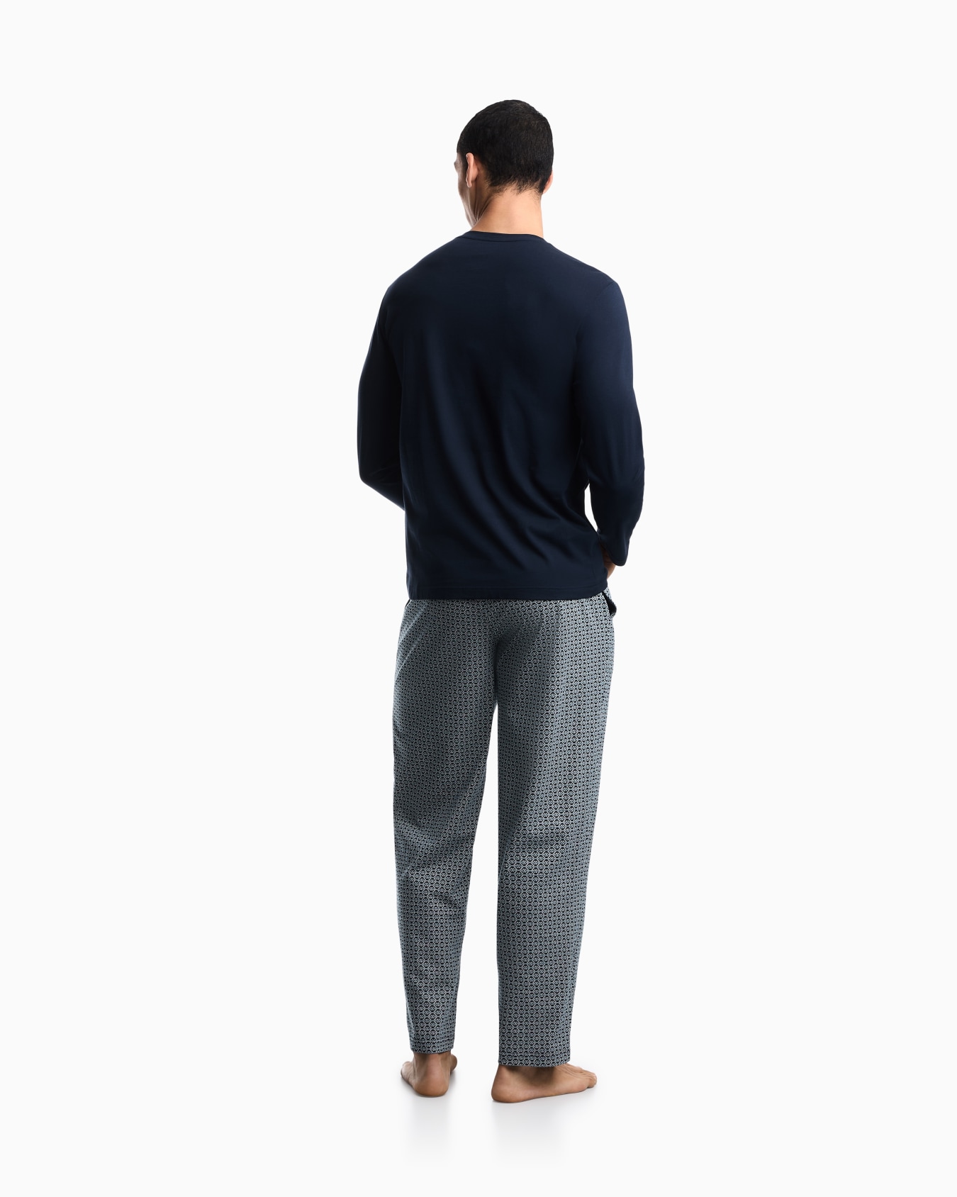 Cotton pyjama set with Henley top and geometric trousers 슬라이드 2