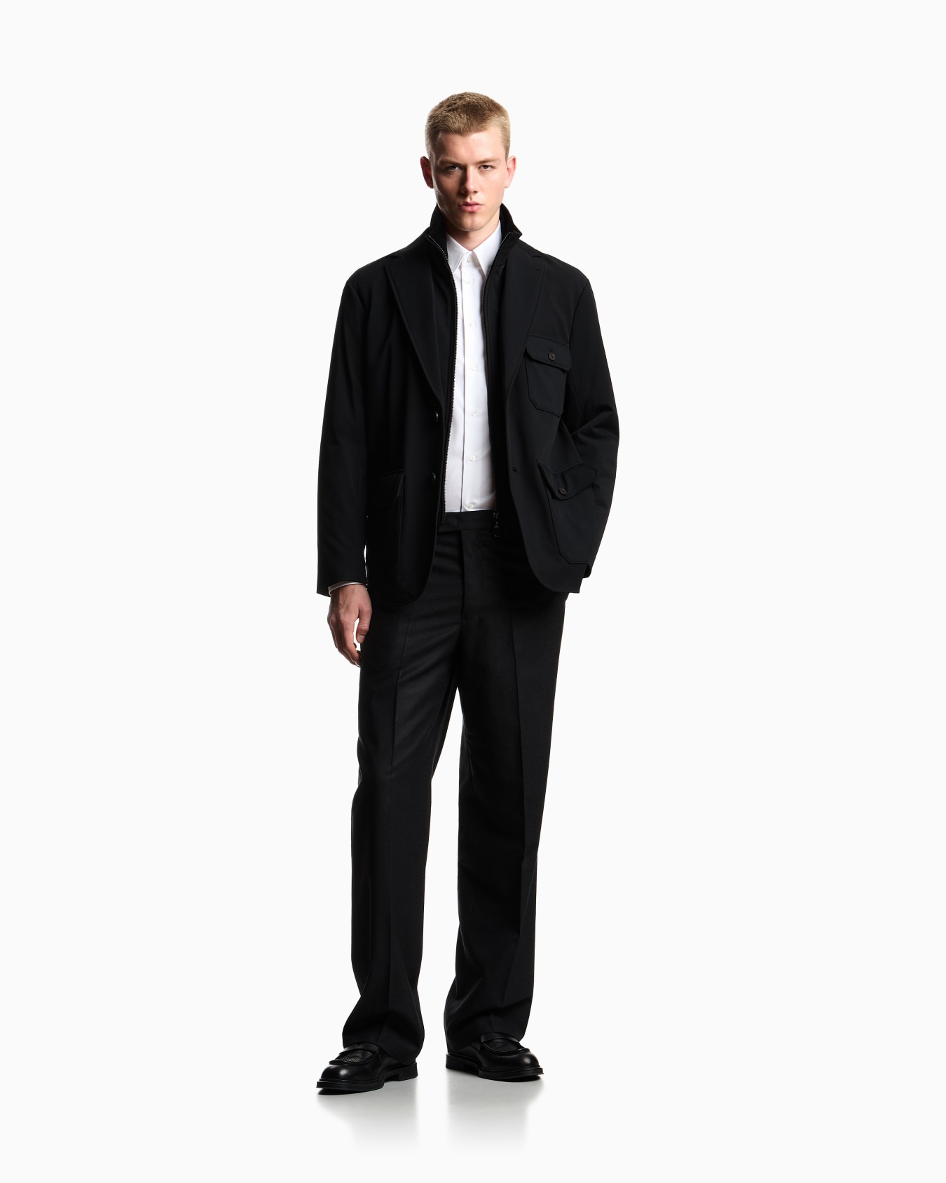 Wattierter Blazer mit mehreren Taschen, gefertigt aus Nylon-Stretch-Twill Folie 1