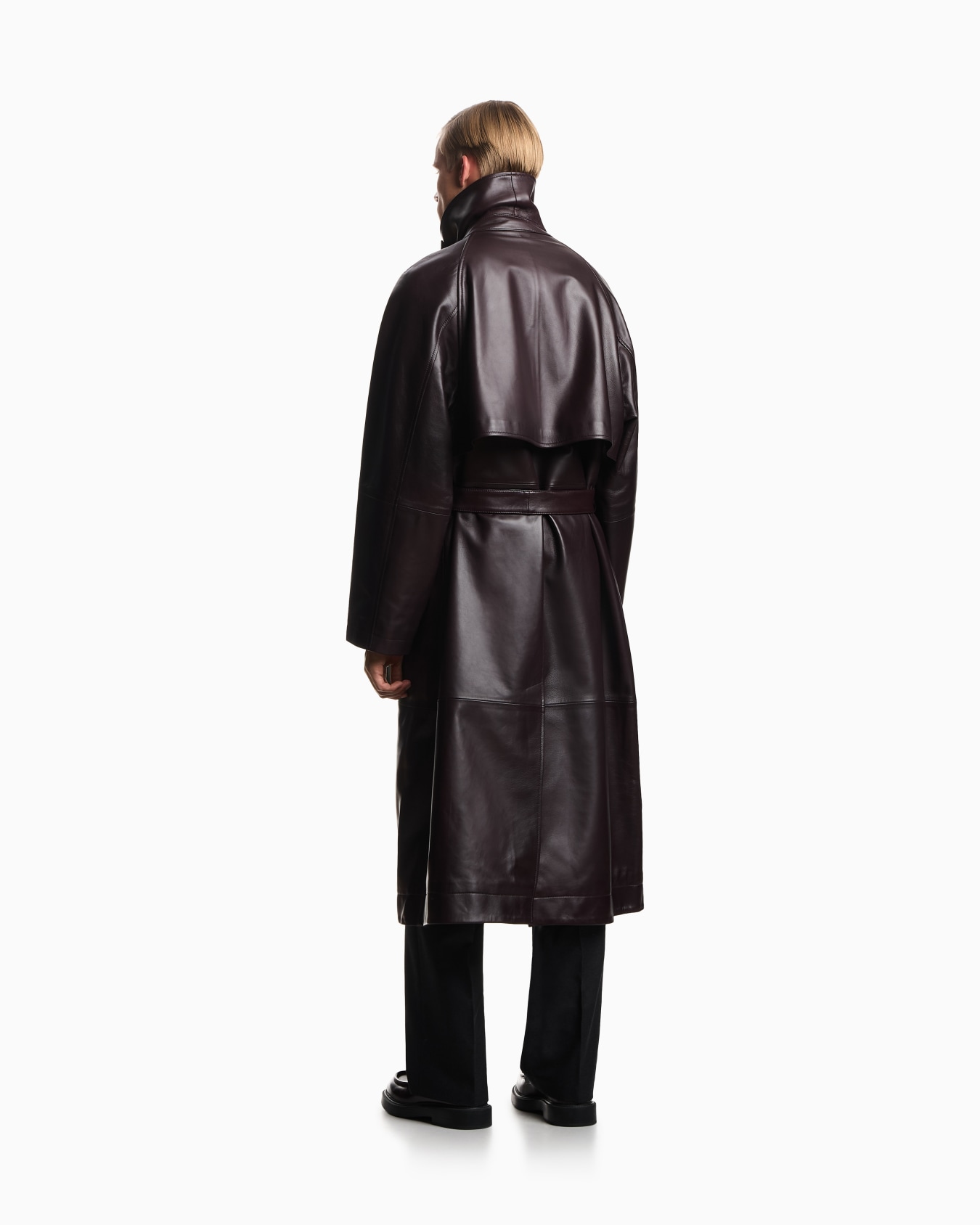 Trench coat in plongé lambskin nappa leather Slide 2