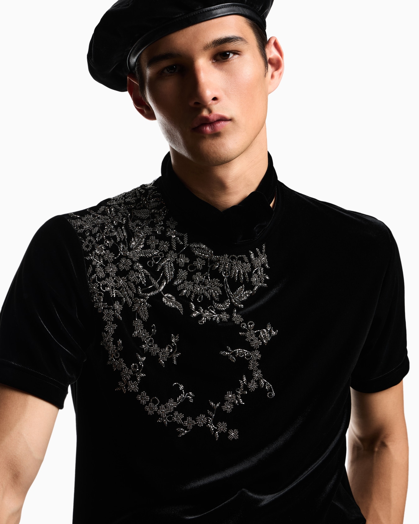 T-shirt en jersey de chenille avec broderie de perles Diapositive 4
