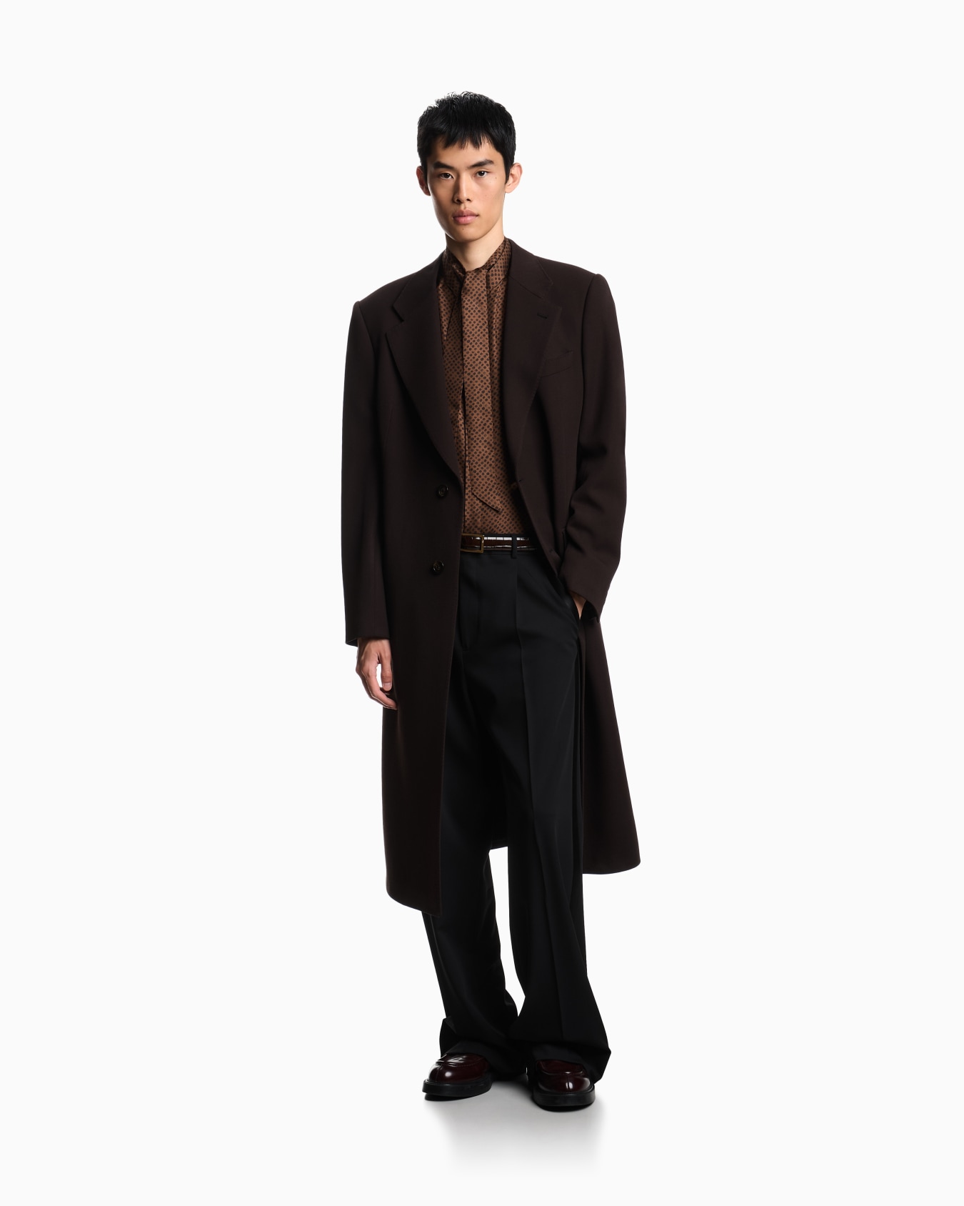 Viscose and silk shirt with a foulard collar Slide 1