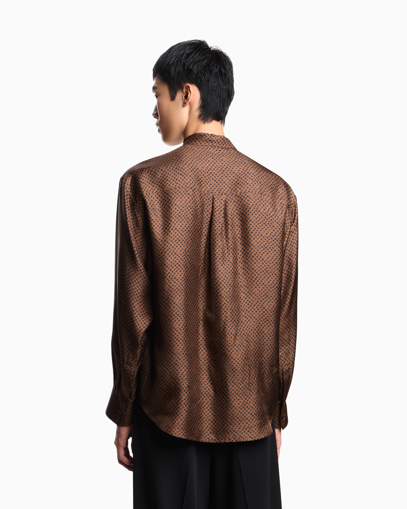 Viscose and silk shirt with a foulard collar Slide 2
