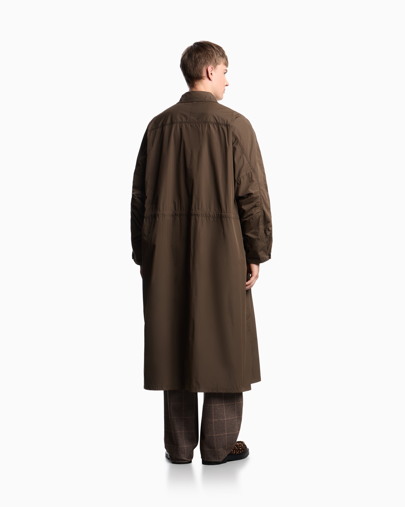 Nylon trench coat with oversized pocket Slide 2