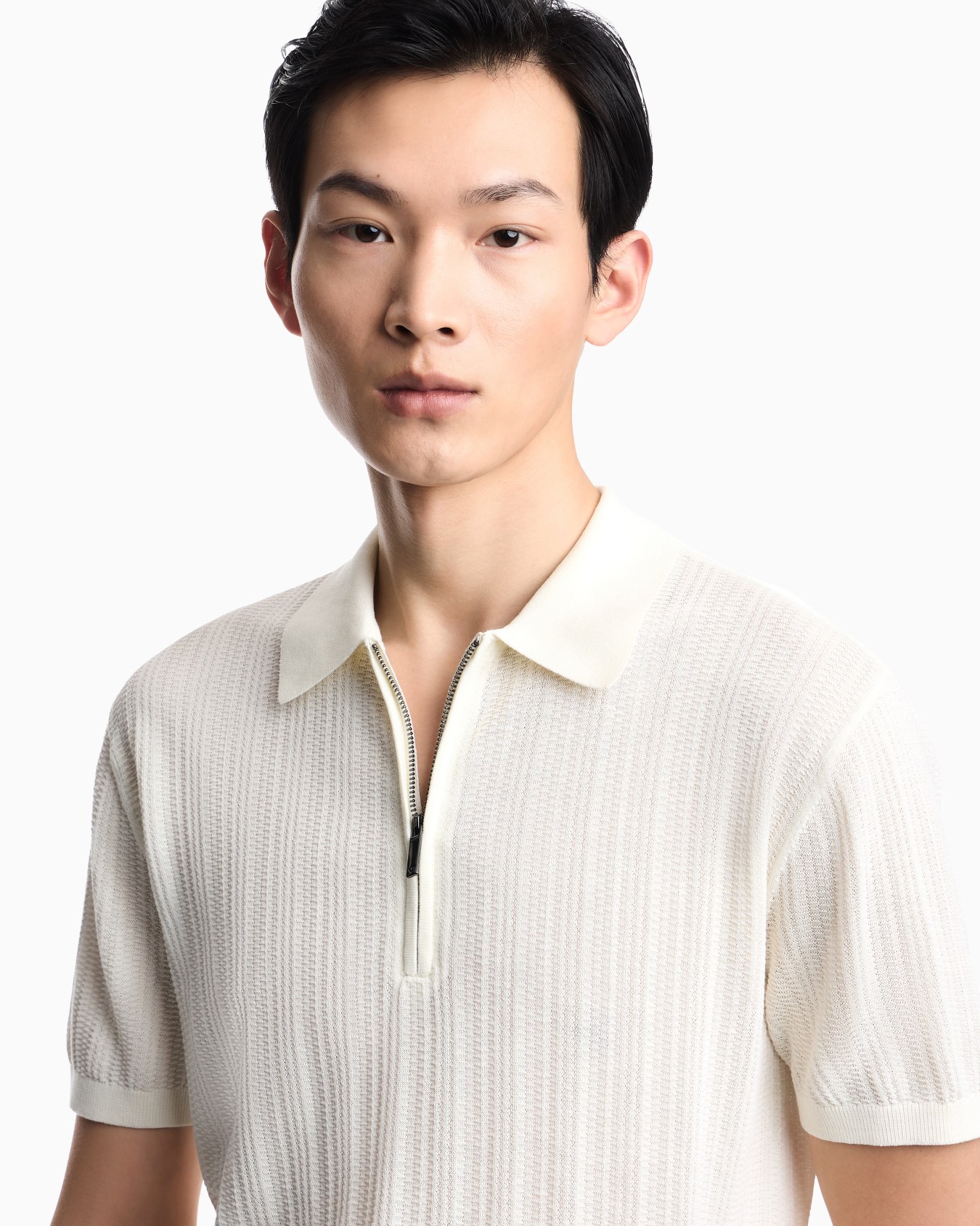 Vertical tuck-stitch jumper with polo-shirt collar Slide 4