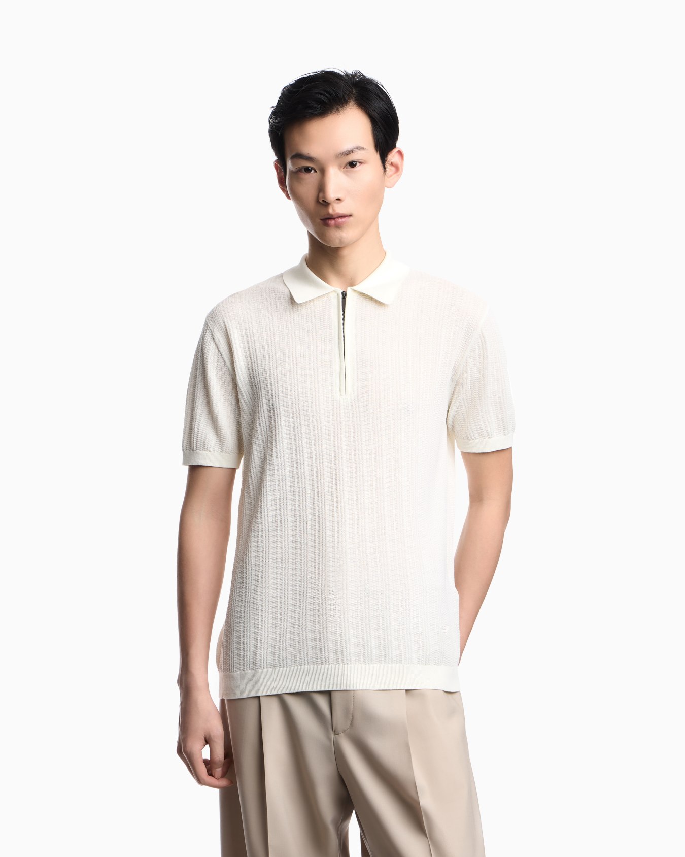 Vertical tuck-stitch jumper with polo-shirt collar Slide 3