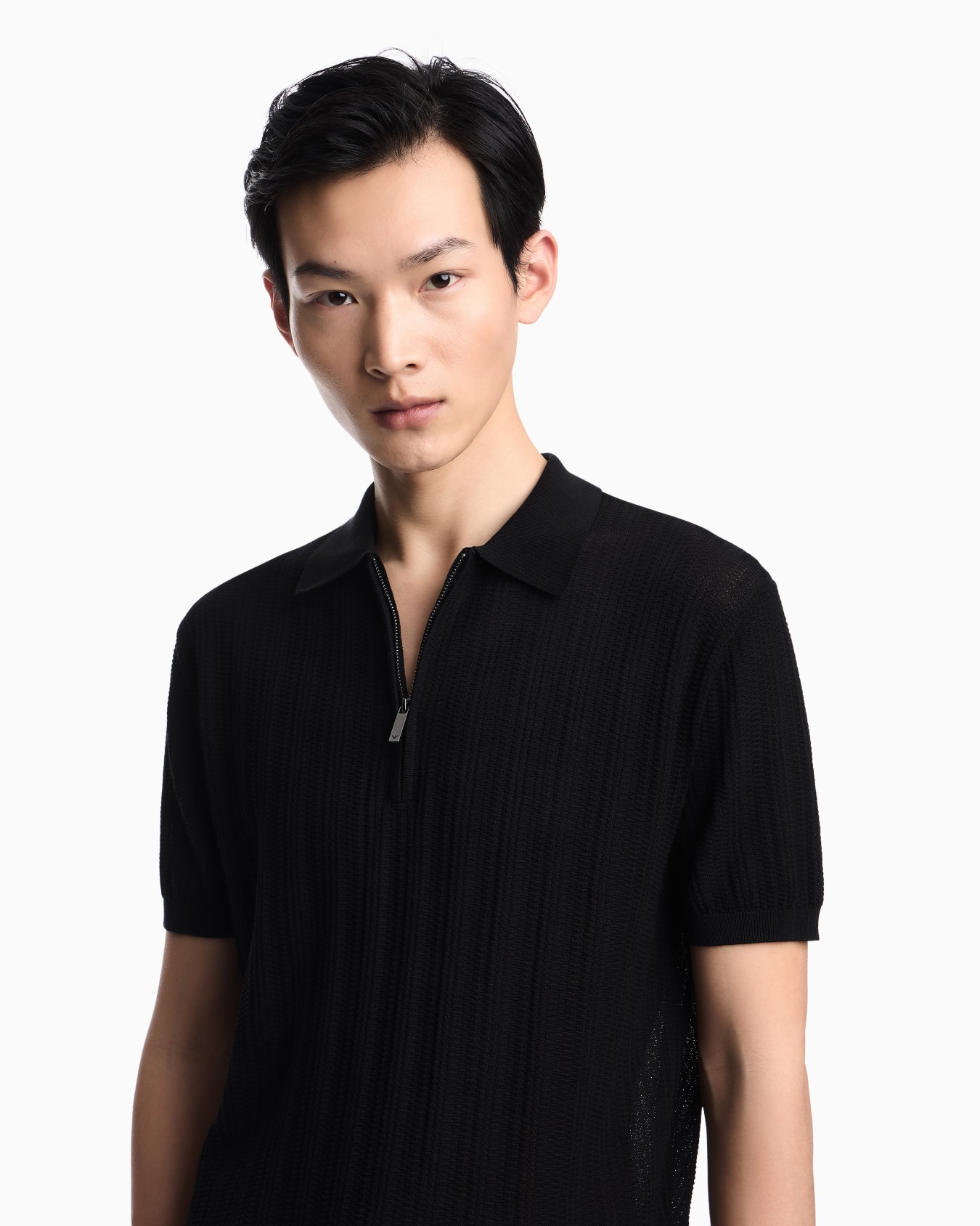 Vertical tuck-stitch jumper with polo-shirt collar Slide 4