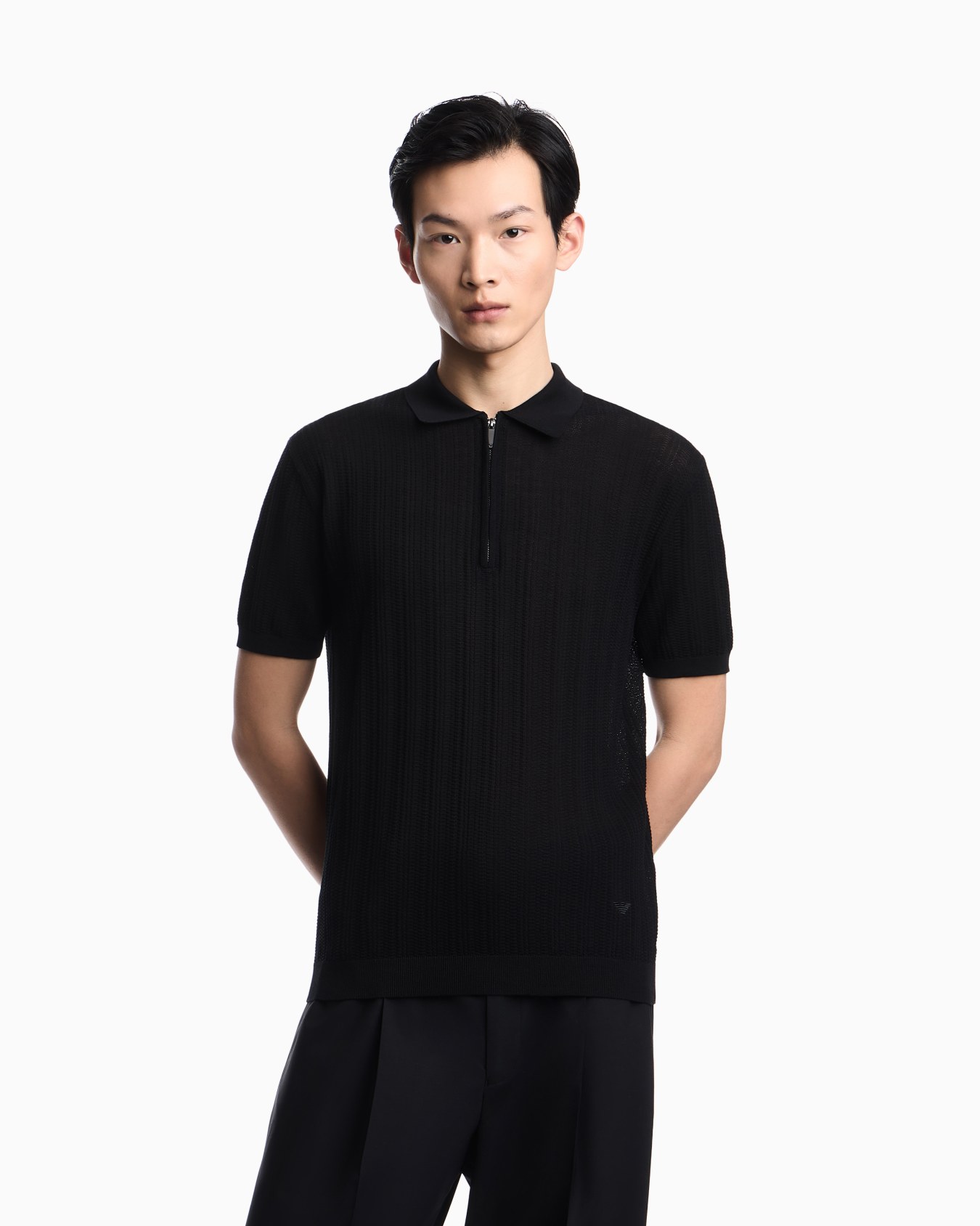 Vertical tuck-stitch jumper with polo-shirt collar Slide 3