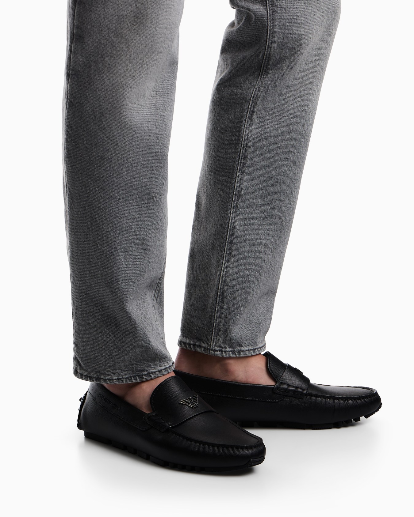 Saffiano leather driving loafers Slide 6