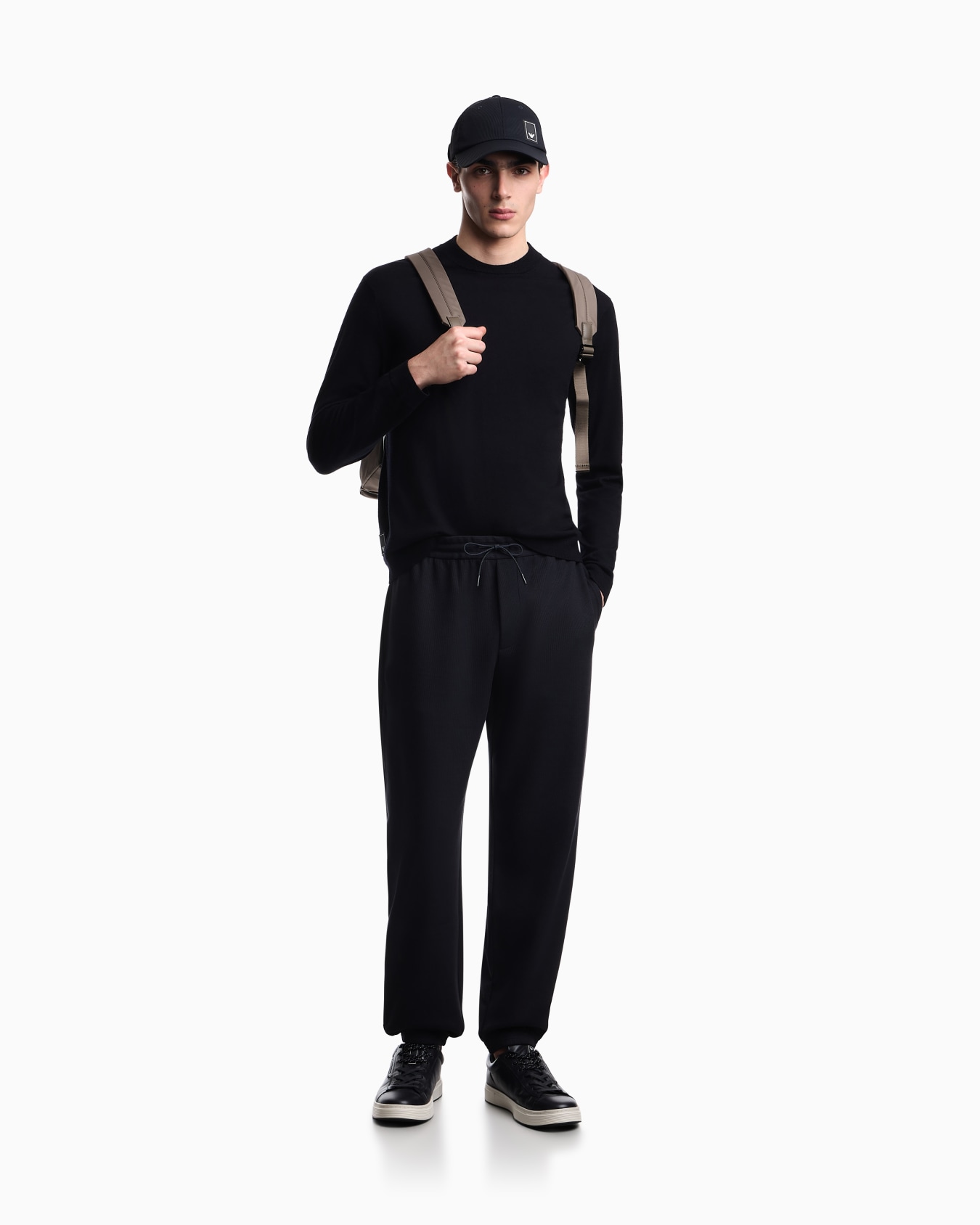 Travel Essential plain-knit virgin-wool jumper Slide 1