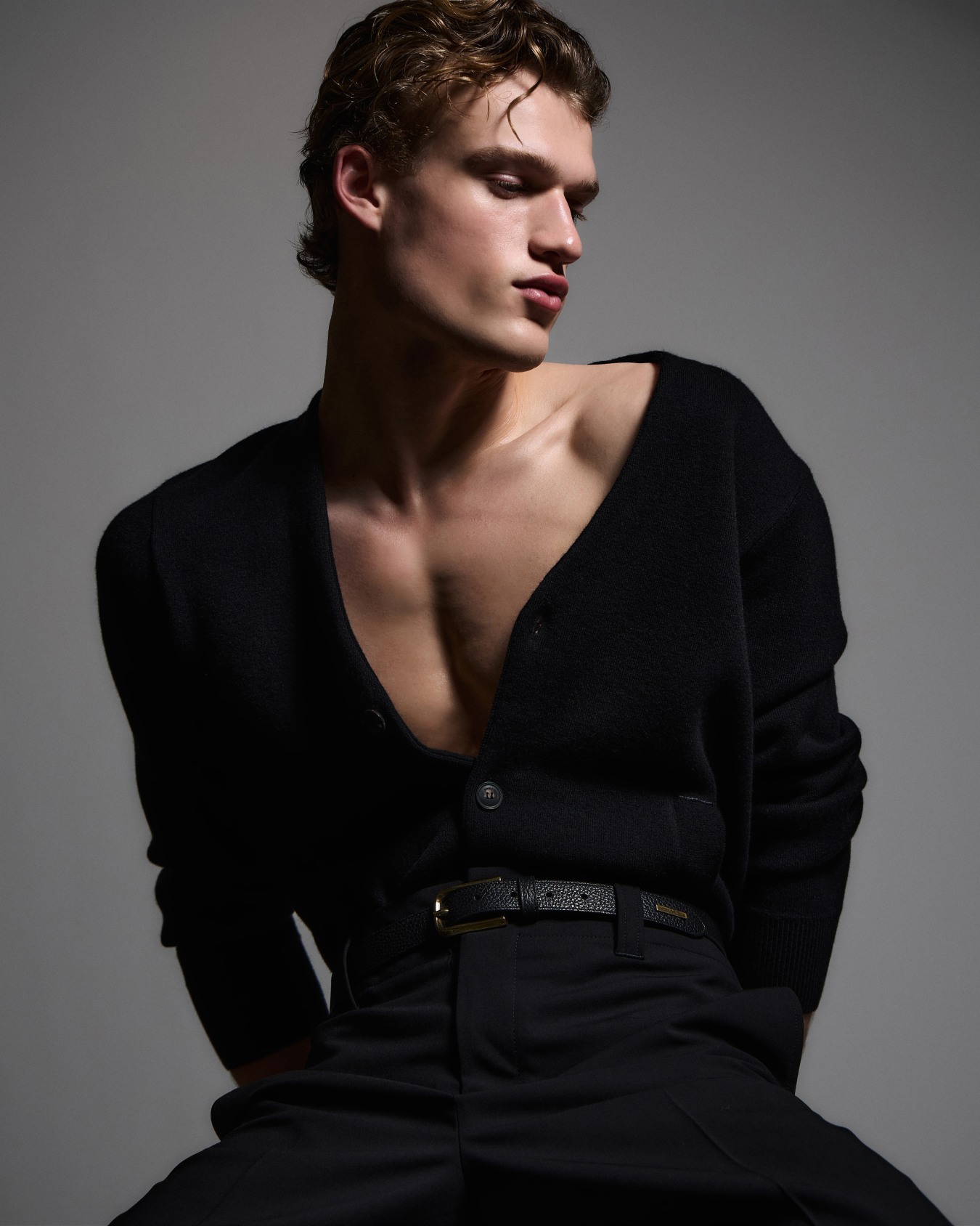 Bonded virgin-wool V-neck cardigan Slide 5