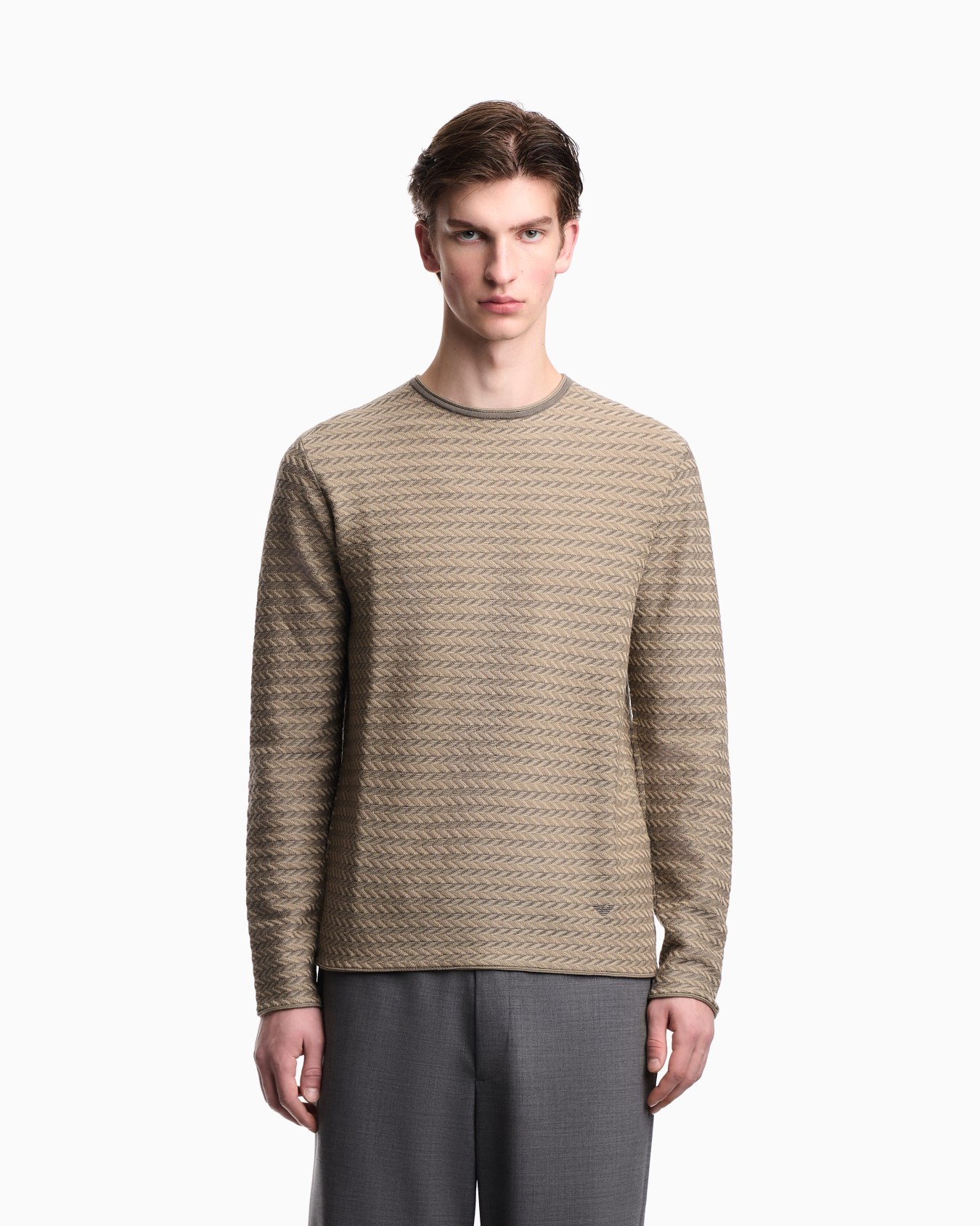 Icon virgin-wool jumper with a two-tone chevron motif Slide 4