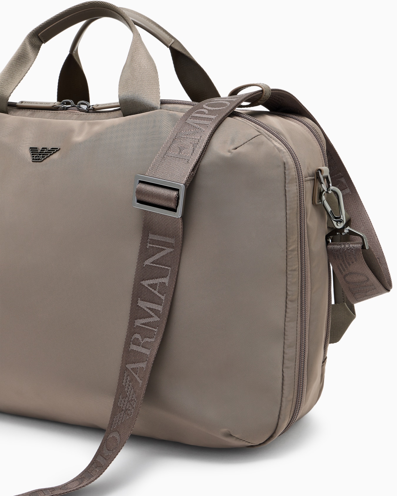 Travel & Luggage Slide 4