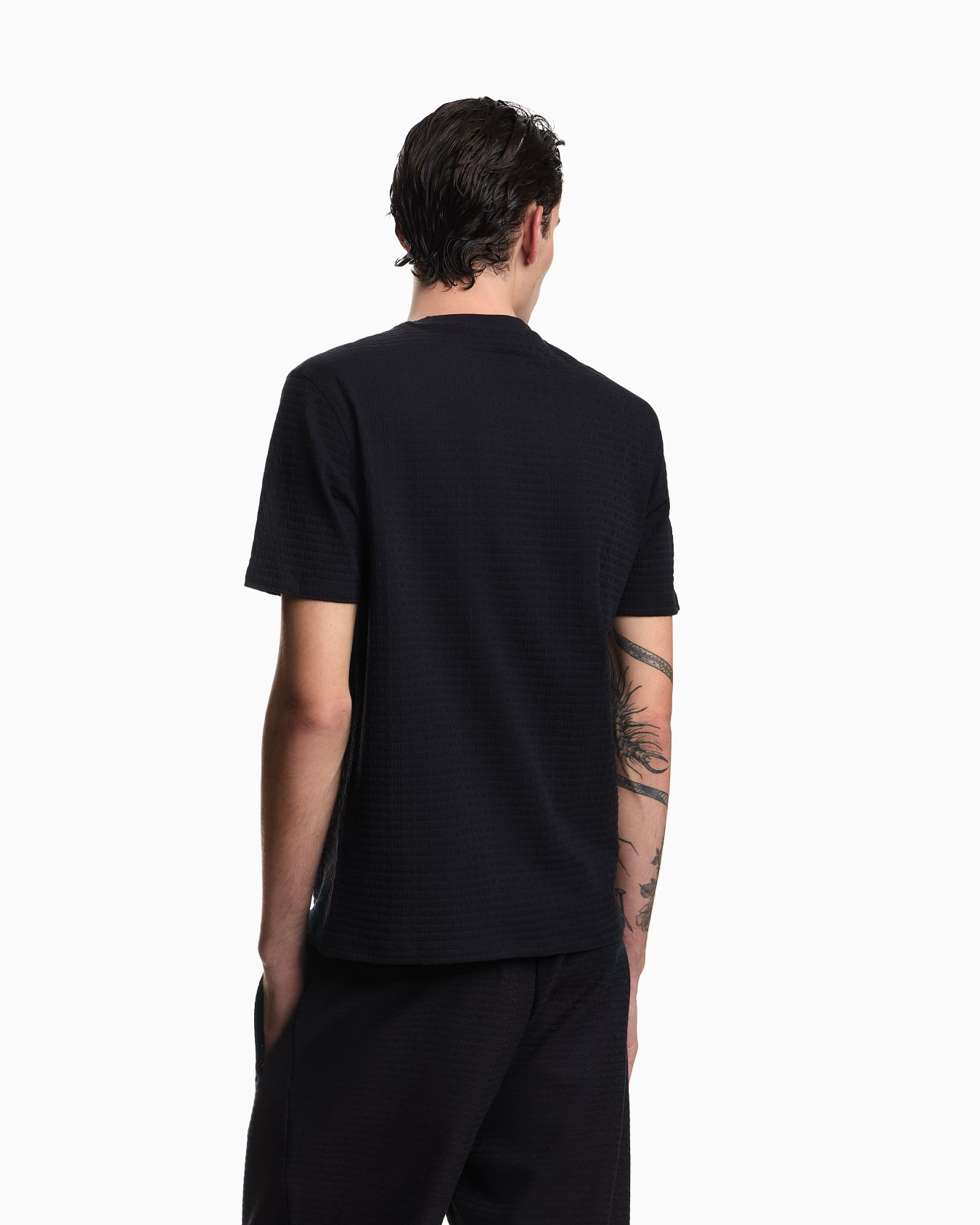 T-Shirt aus Jacquard-Jersey mit Allover-Logo-Schriftzug Folie 2