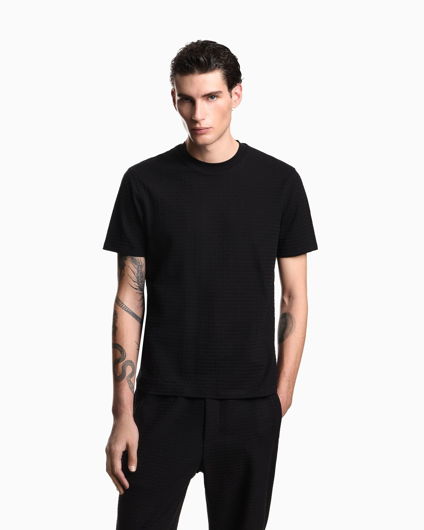 T-shirt en jersey avec inscription jacquard all over Diapositive 3