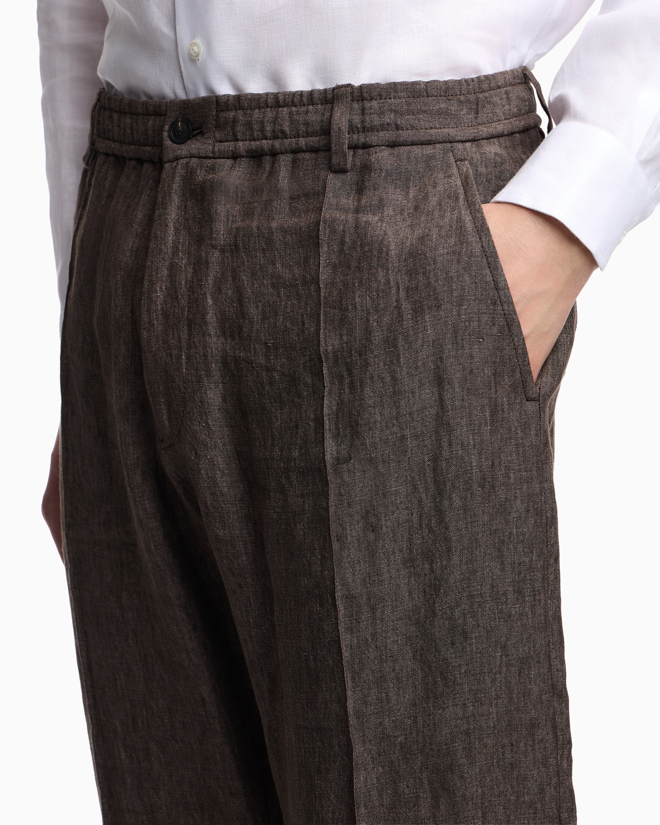 Trousers with pleats in washed linen with crepe hand Slide 4