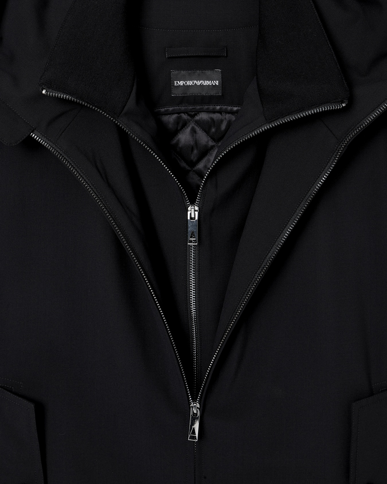 Smanicato con cappuccio in tela di lana stretch compatta Slide 3