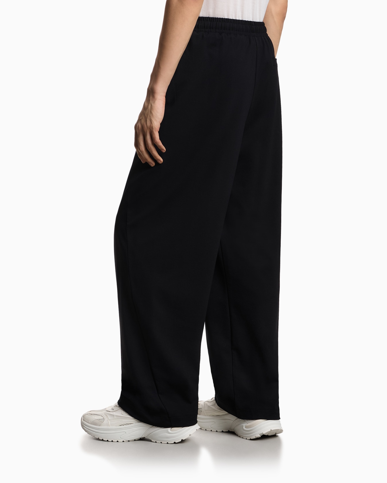 Jersey trousers with an elasticated waist Slide 2
