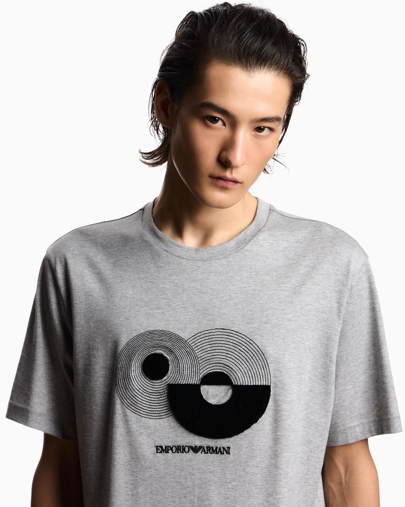 Jersey T-shirt with optical embroidery Diapositiva 4