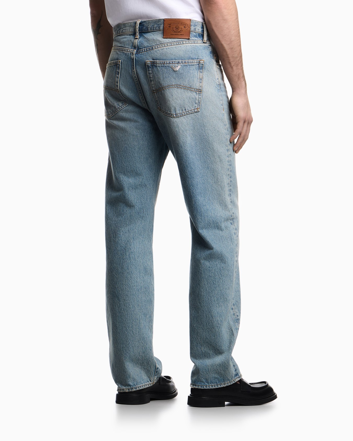 J70 loose-fit jeans in Armani Jeans denim Diapositiva 2
