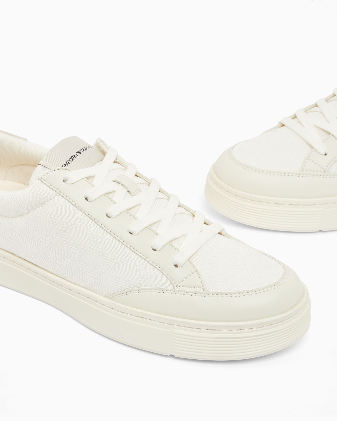 Sneakers in all-over eagle jacquard fabric Slide 4