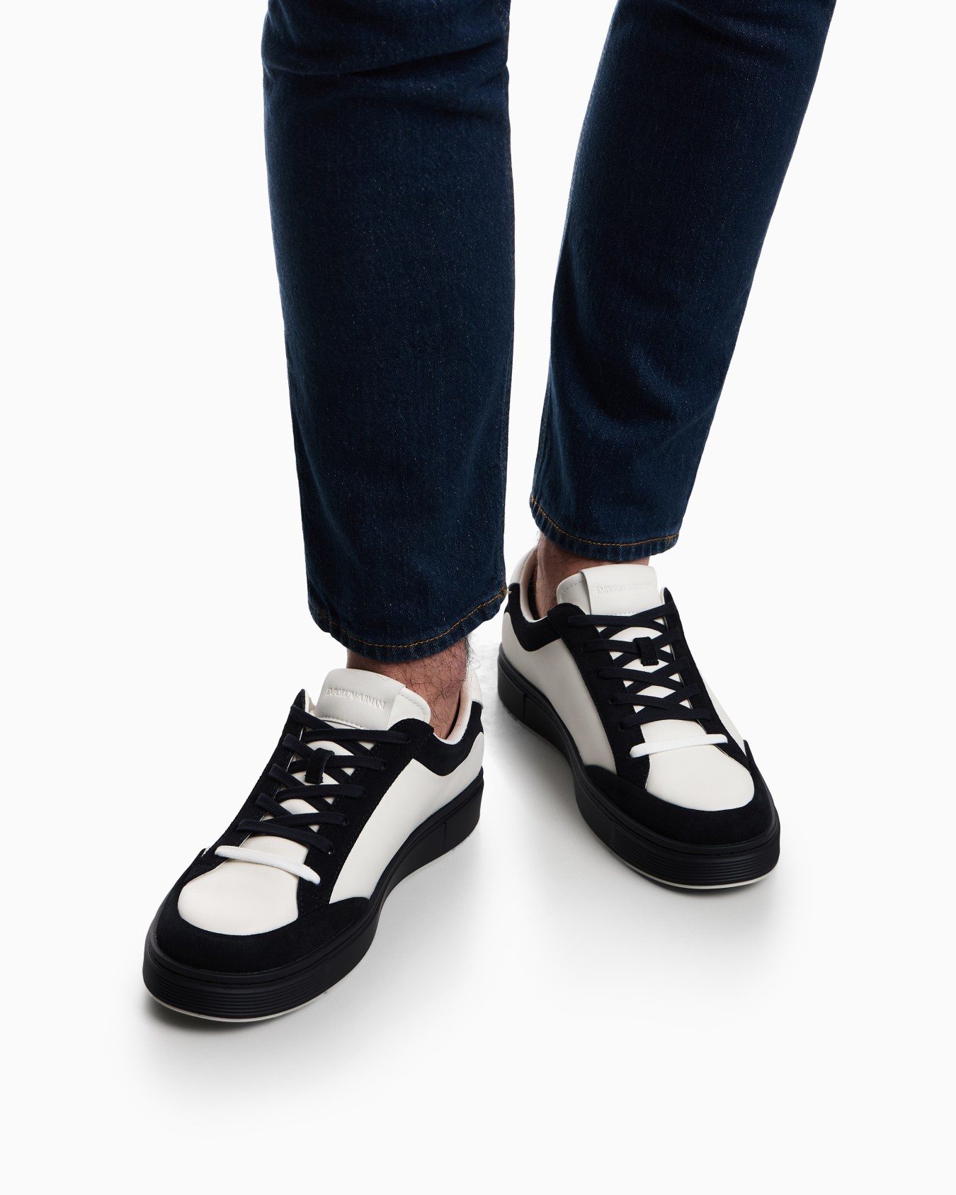 Sneaker aus Leder mit Veloursleder-Details Folie 6