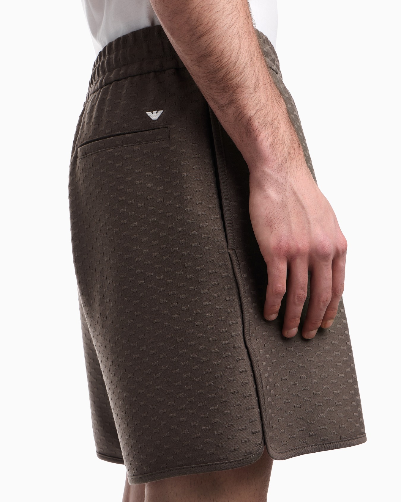 Shorts in all-over micro eagle jacquard jersey Slide 4