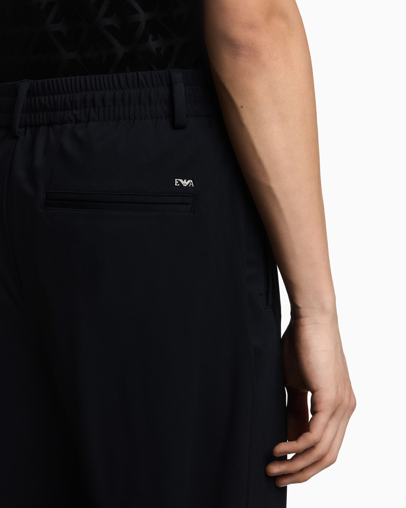 Pantalones de nailon elástico con bajo elástico Diapositiva 4