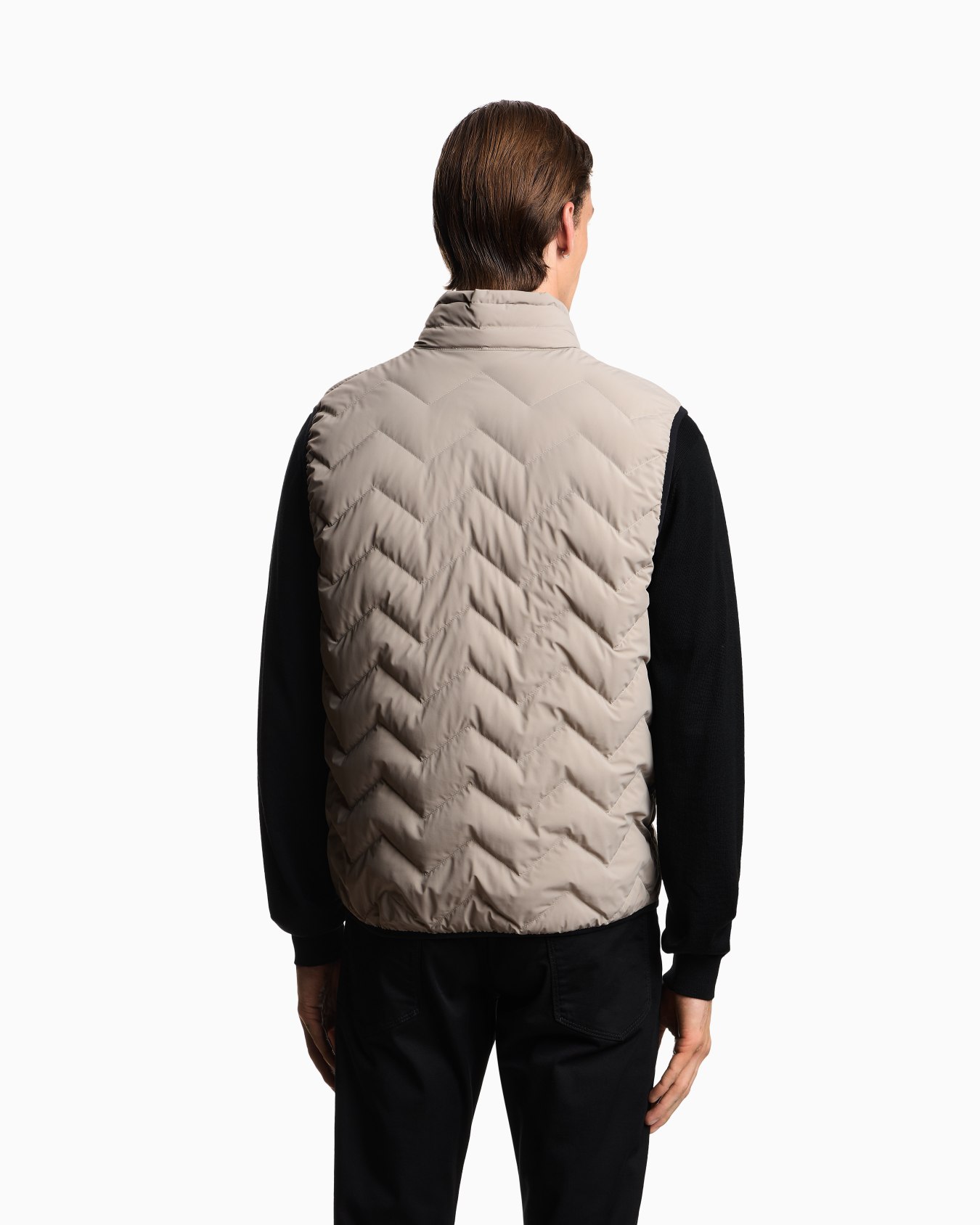 Water-repellent chevron quilted nylon spandex sleeveless down jacket  Slide 2