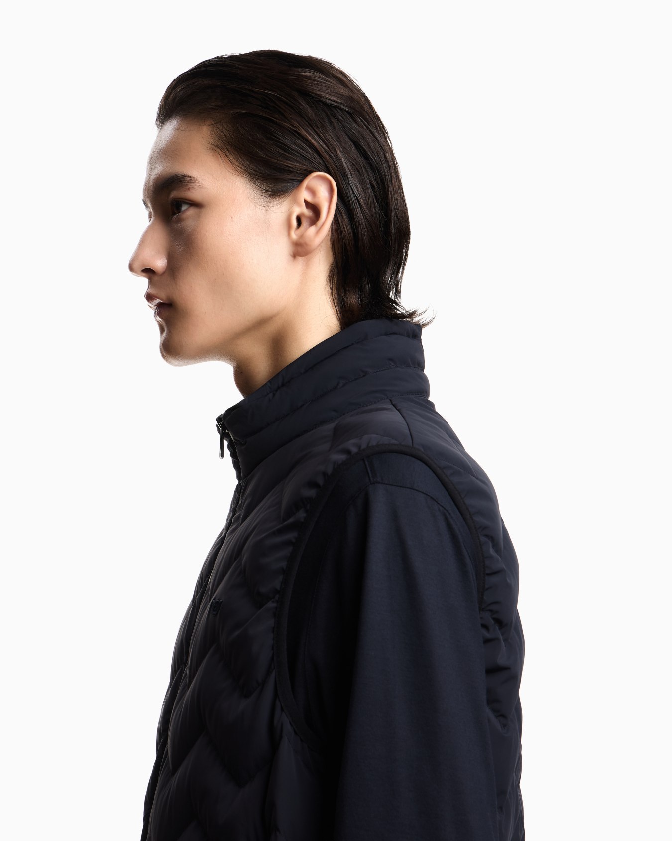 Water-repellent chevron quilted nylon spandex sleeveless down jacket  Slide 4