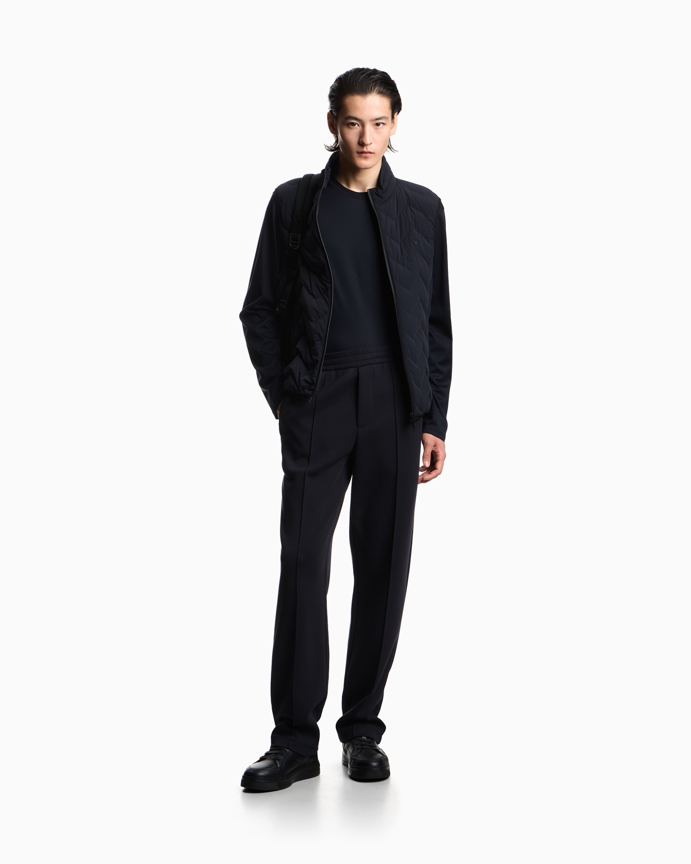 Water-repellent chevron quilted nylon spandex sleeveless down jacket  Slide 1