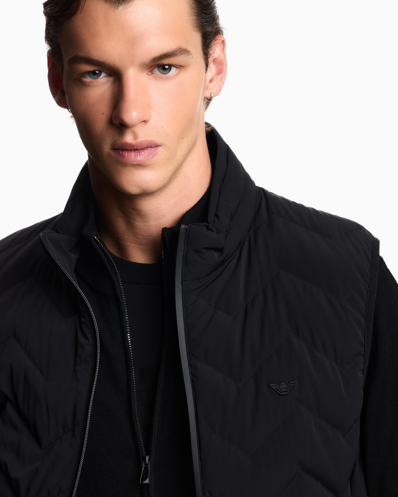 Water-repellent chevron quilted nylon spandex sleeveless down jacket  Slide 4