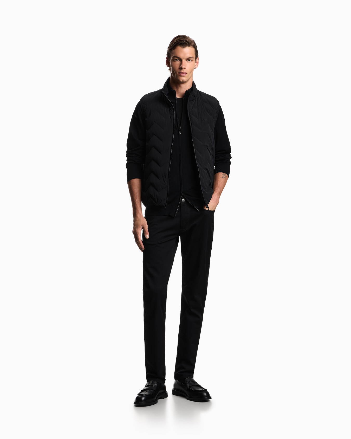 Water-repellent chevron quilted nylon spandex sleeveless down jacket  Slide 1