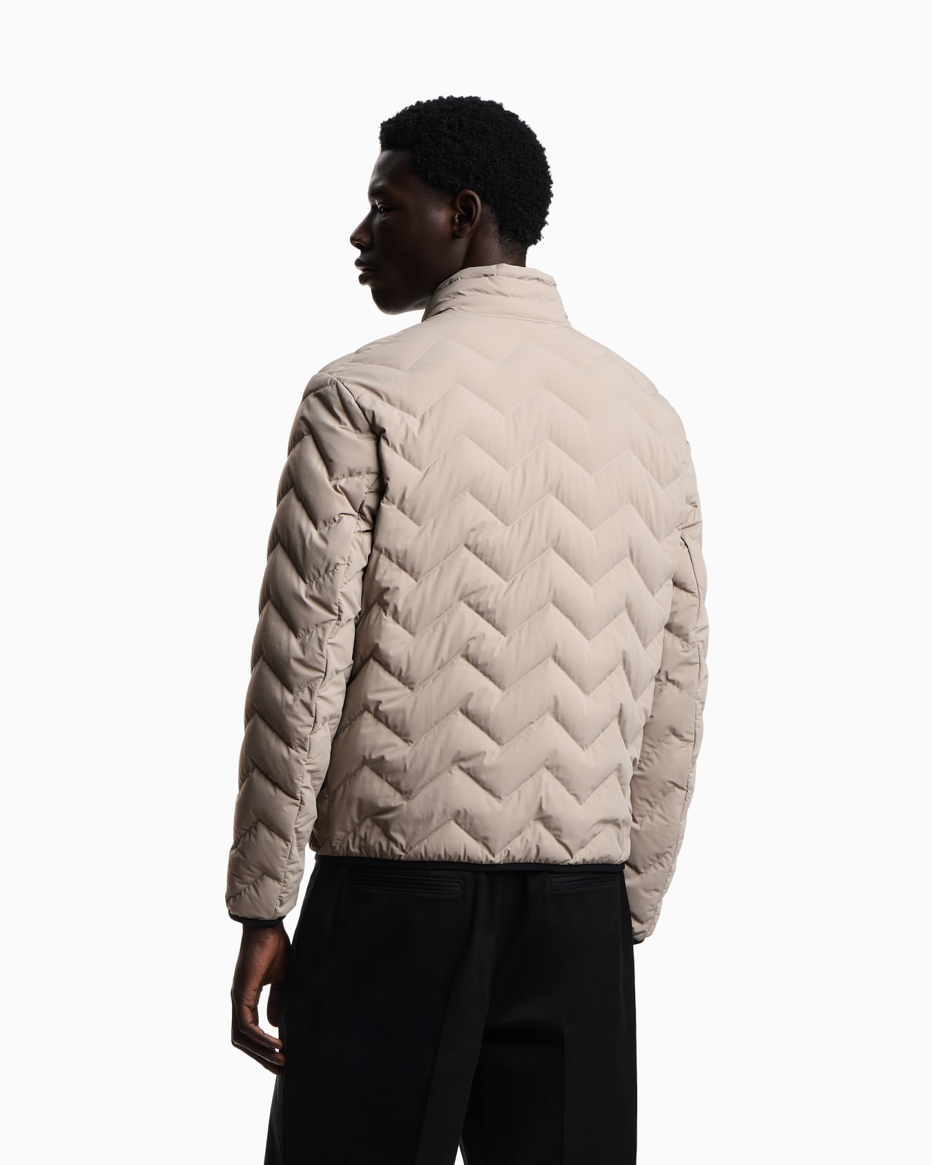 Water repellent chevron quilted down jacket in nylon spandex Slide 2