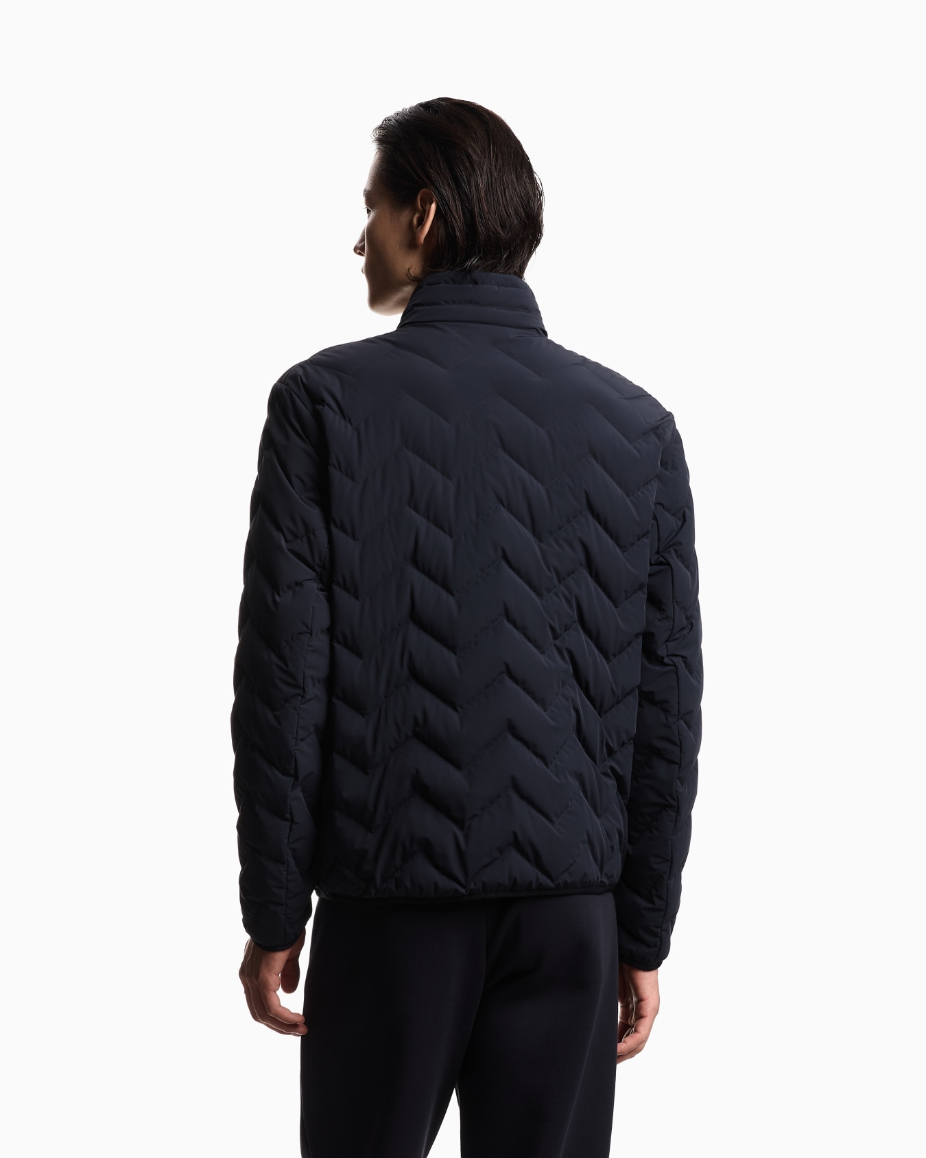 Water-repellent chevron quilted nylon spandex down jacket  Slide 5