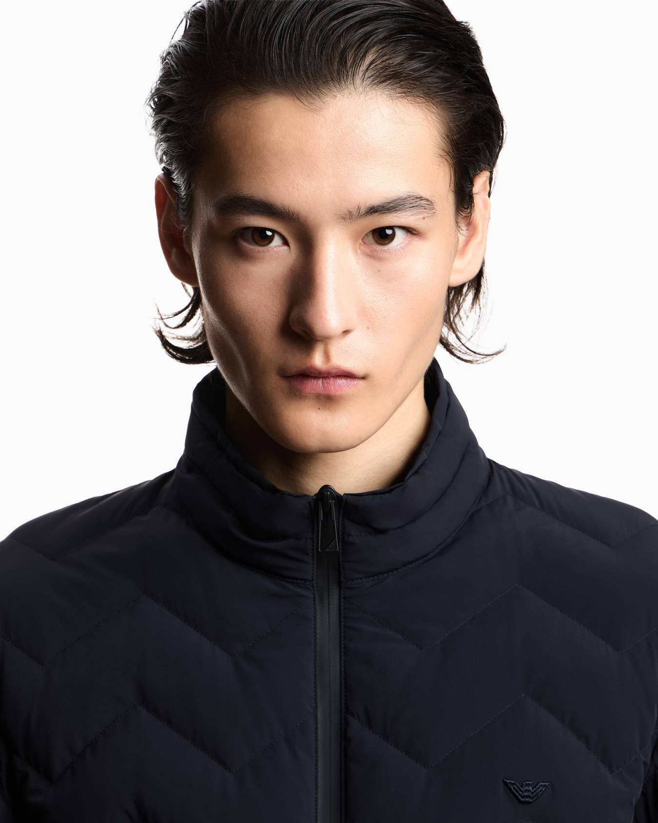 Water-repellent chevron quilted nylon spandex down jacket  Slide 6