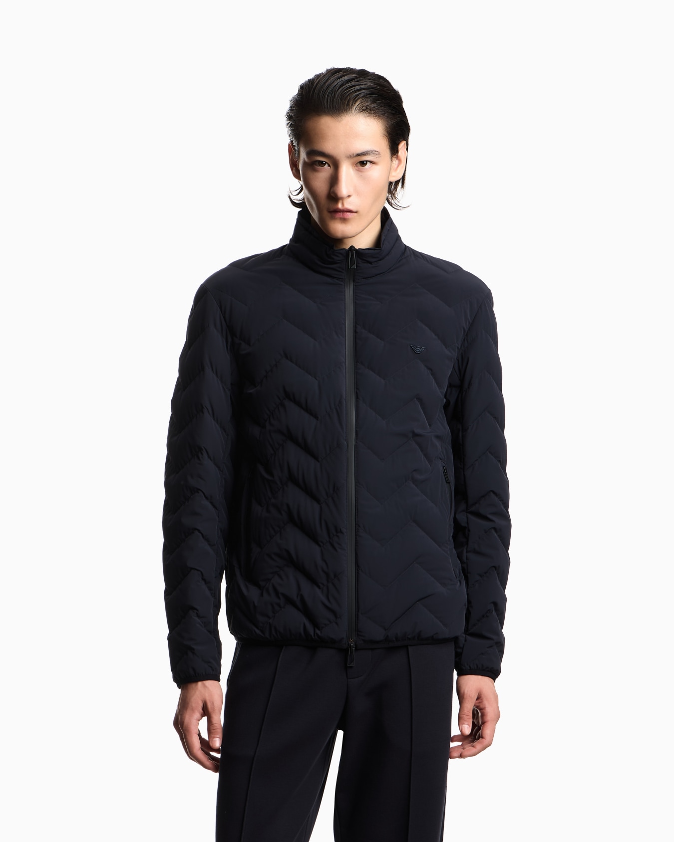 Water repellent chevron quilted down jacket in nylon spandex Slide 3