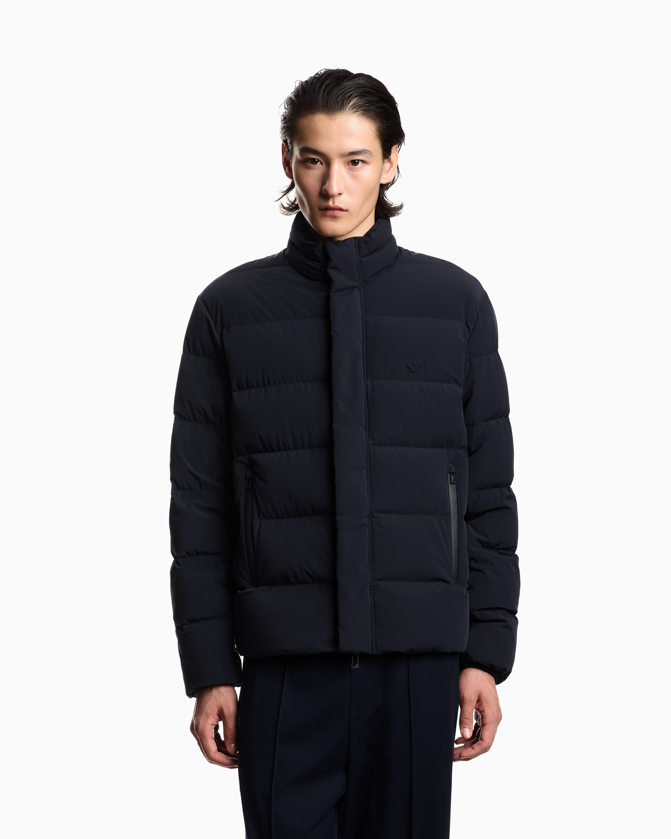 Water-repellent quilted nylon spandex down jacket  Slide 3