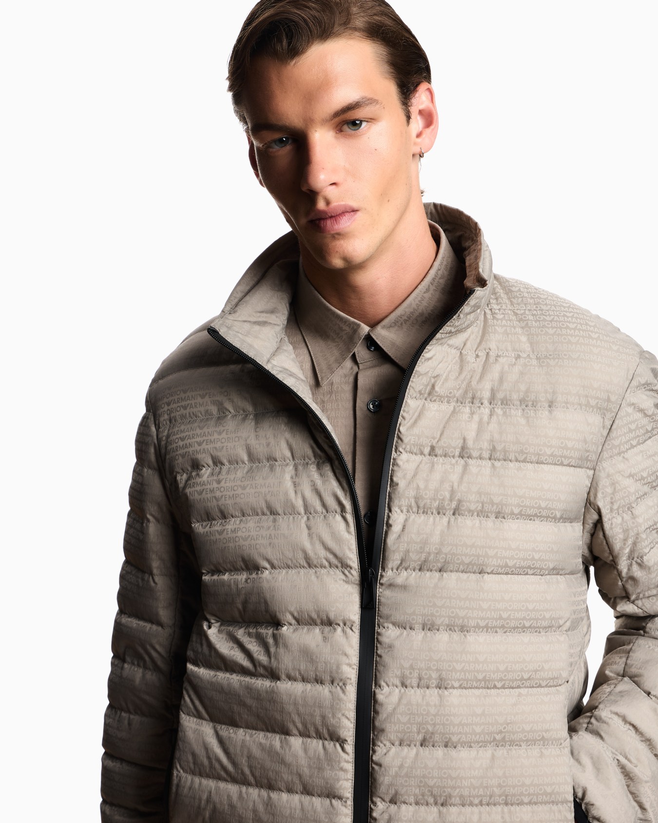 Water repellent down jacket in quilted nylon with jacquard lettering logo Slide 4