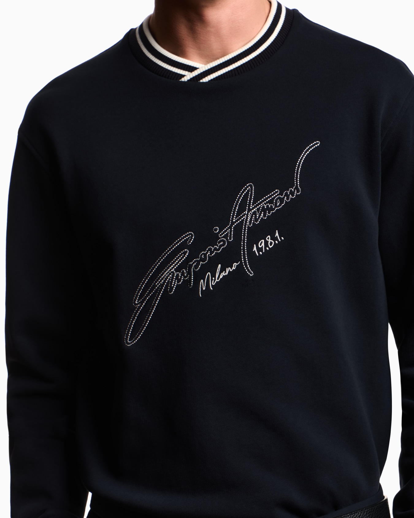 Sweatshirts without Hood Slide 4