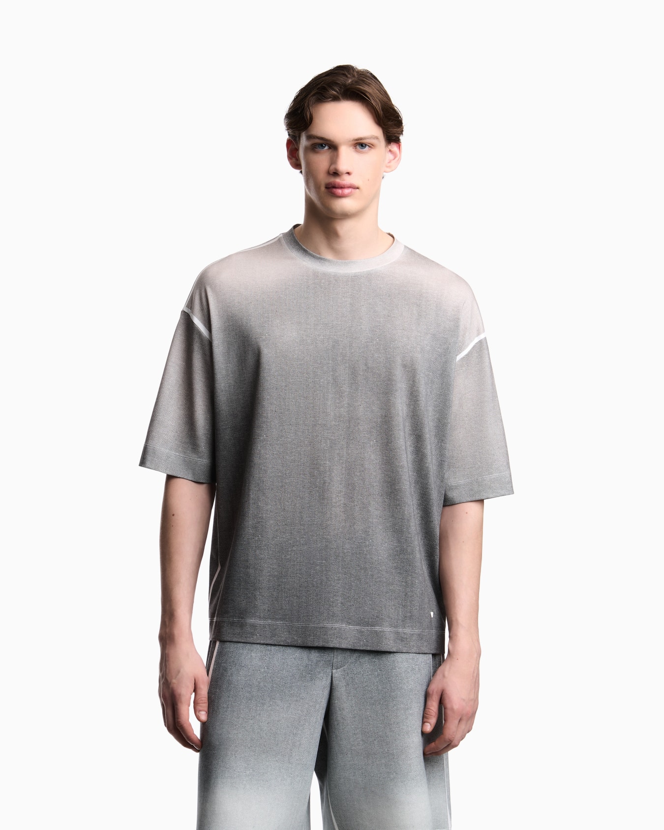 Oversized T-shirt in gradient Lyocell blend jersey Slide 2