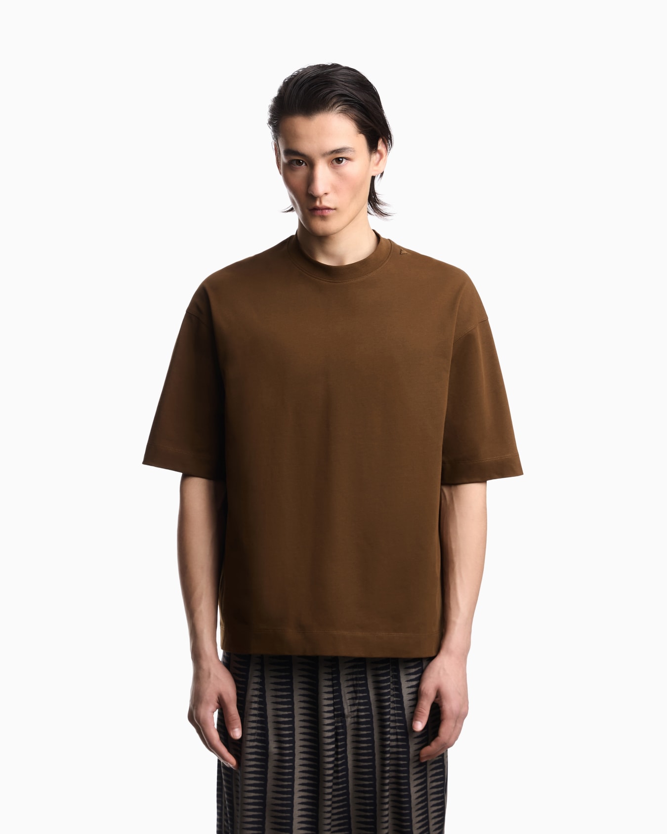 Oversized T-shirt in heavy jersey with micro eagle embroidery Slide 3