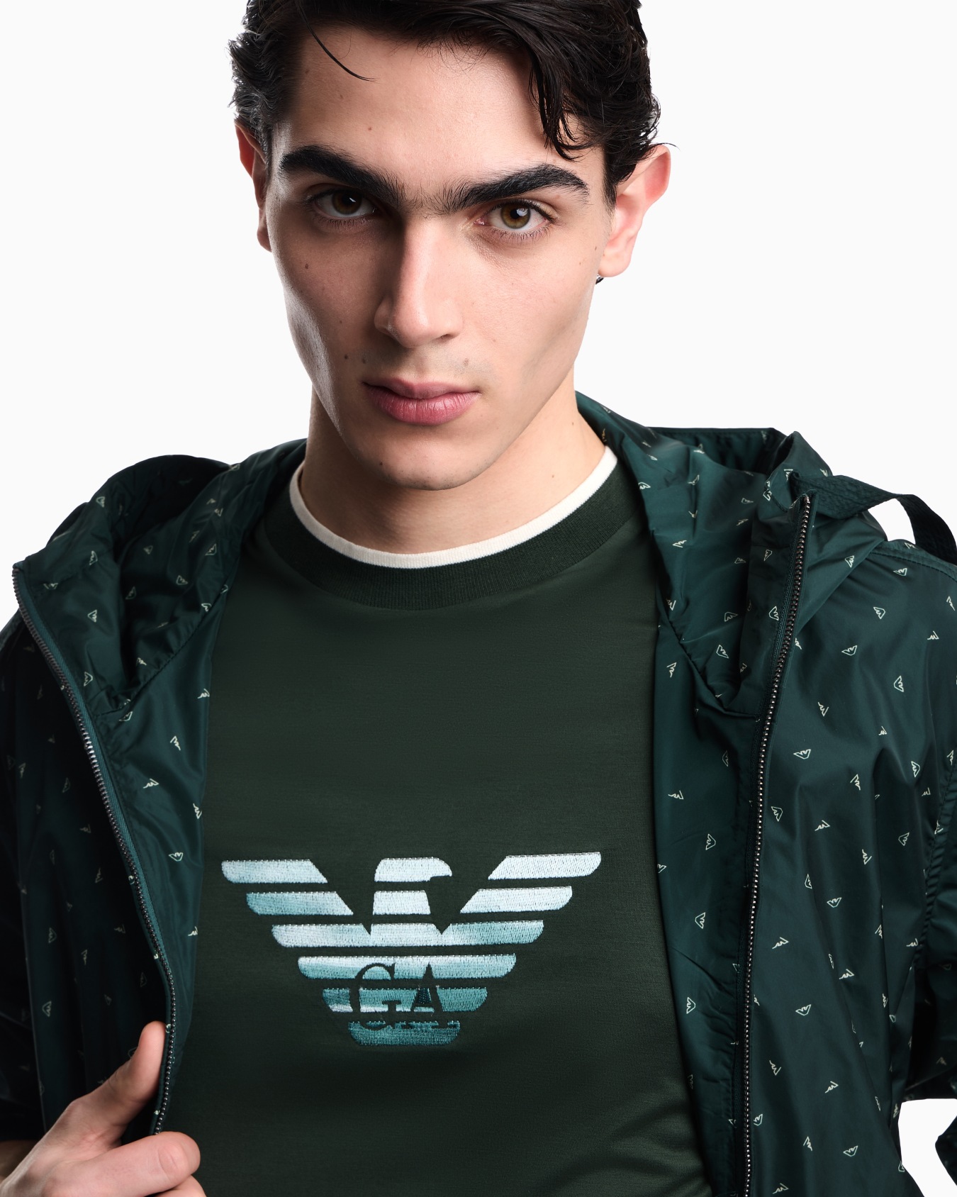 Slim-fit T-shirt in a Lyocell-blend jersey, featuring a gradient eagle embroidery Slide 4